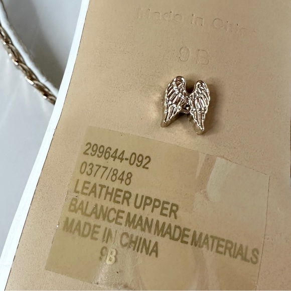 Victoria’s Secret Chain T-Strap 9 White Leather Chunky Heels RARE! - Picture 9 of 11